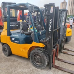 TOYOTA 3ton forklift