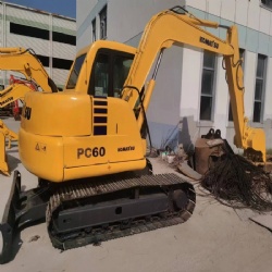 KOMATSU PC60-7