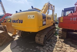 komatsu pc200-7